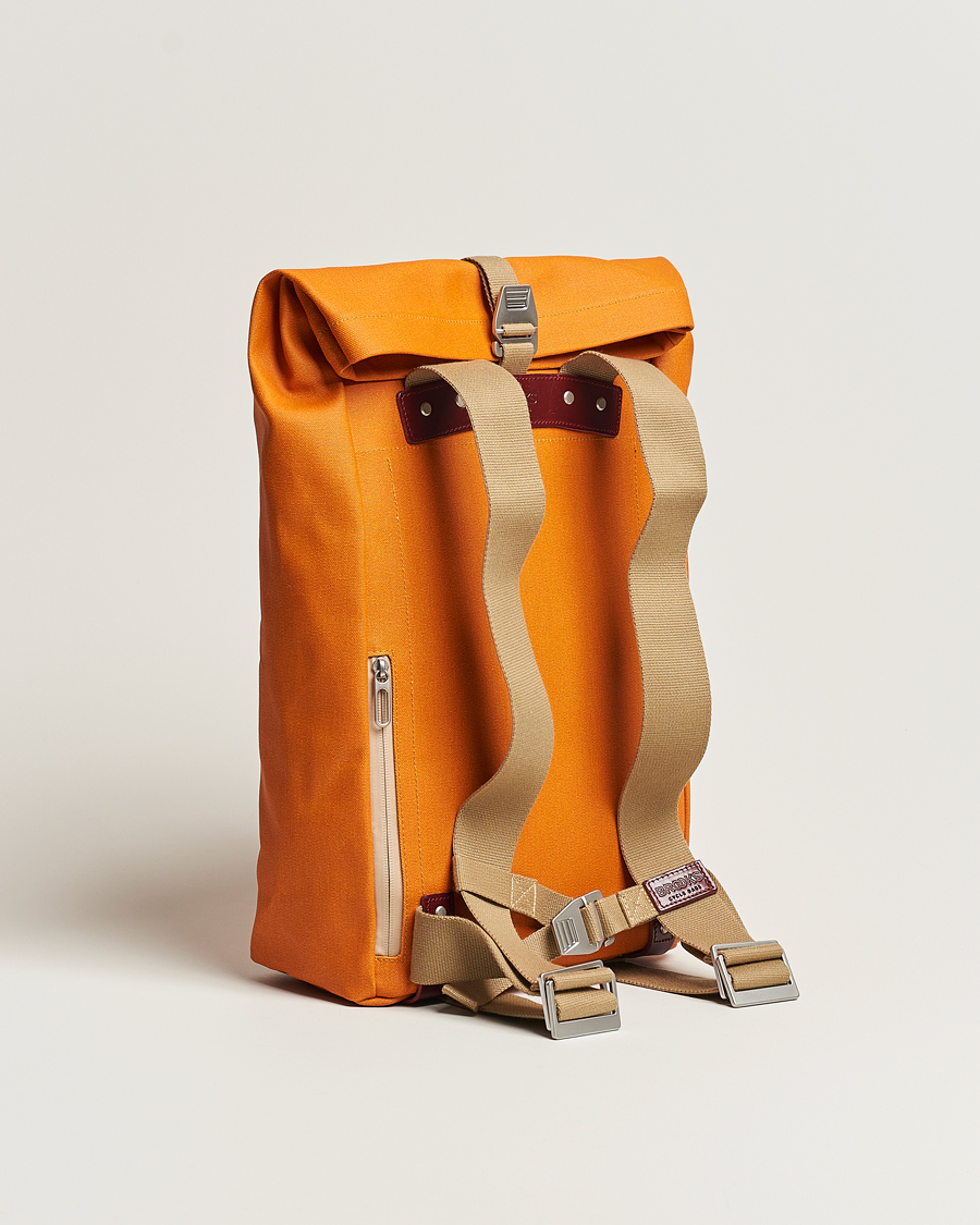 Herr | Väskor | Brooks England | Pickwick Cotton Canvas 26L Backpack Goose Beak/Maroon