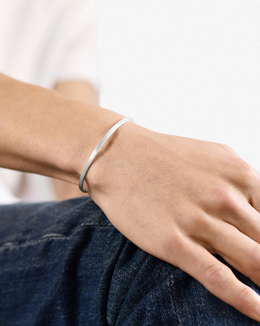 Herr | Contemporary Creators | LE GRAMME | Ribbon Bracelet Brushed Sterling Silver 7g