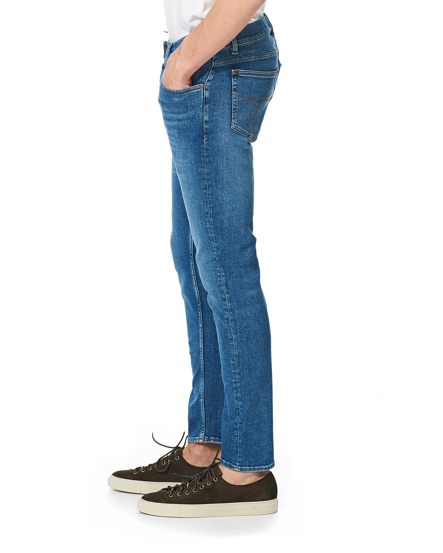 Herr | Jeans | Tiger of Sweden Jeans | Evolve Super Stretch Tide Jeans Light Blue