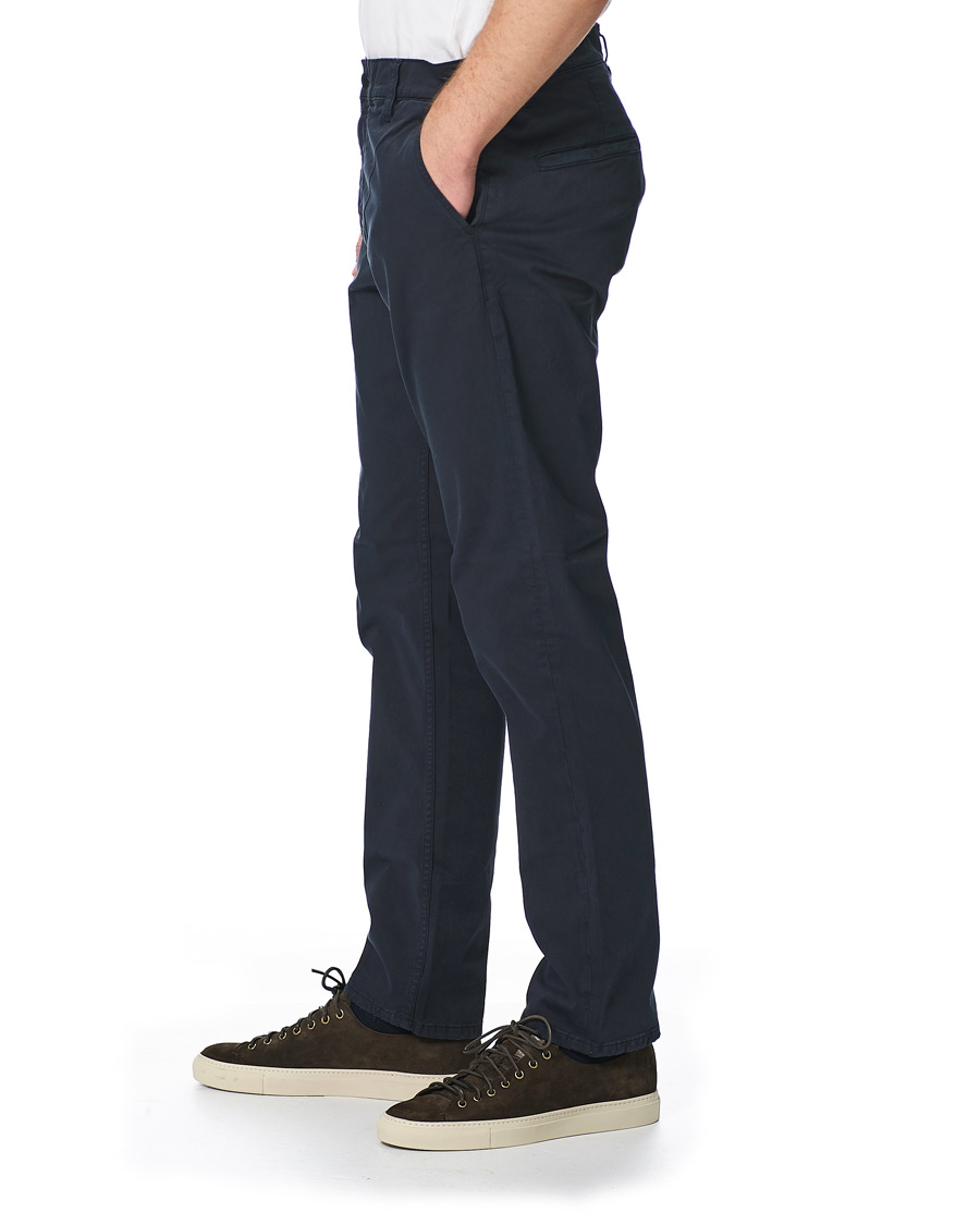 Herr | Byxor | Nudie Jeans | Easy Alvin Chinos Dark Midnight