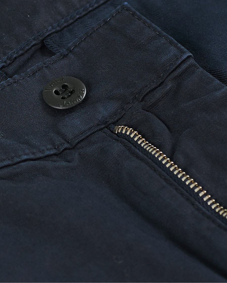 Herr | Byxor | Nudie Jeans | Easy Alvin Chinos Dark Midnight