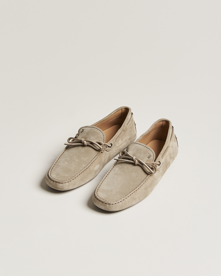 Herr | Tod's Lacetto Gommino Carshoe Taupe Suede | Tod's | Lacetto Gommino Carshoe Taupe Suede
