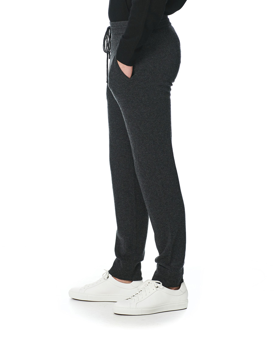 Herr | Byxor | People's Republic of Cashmere | Cashmere Sweatpants Dark Grey