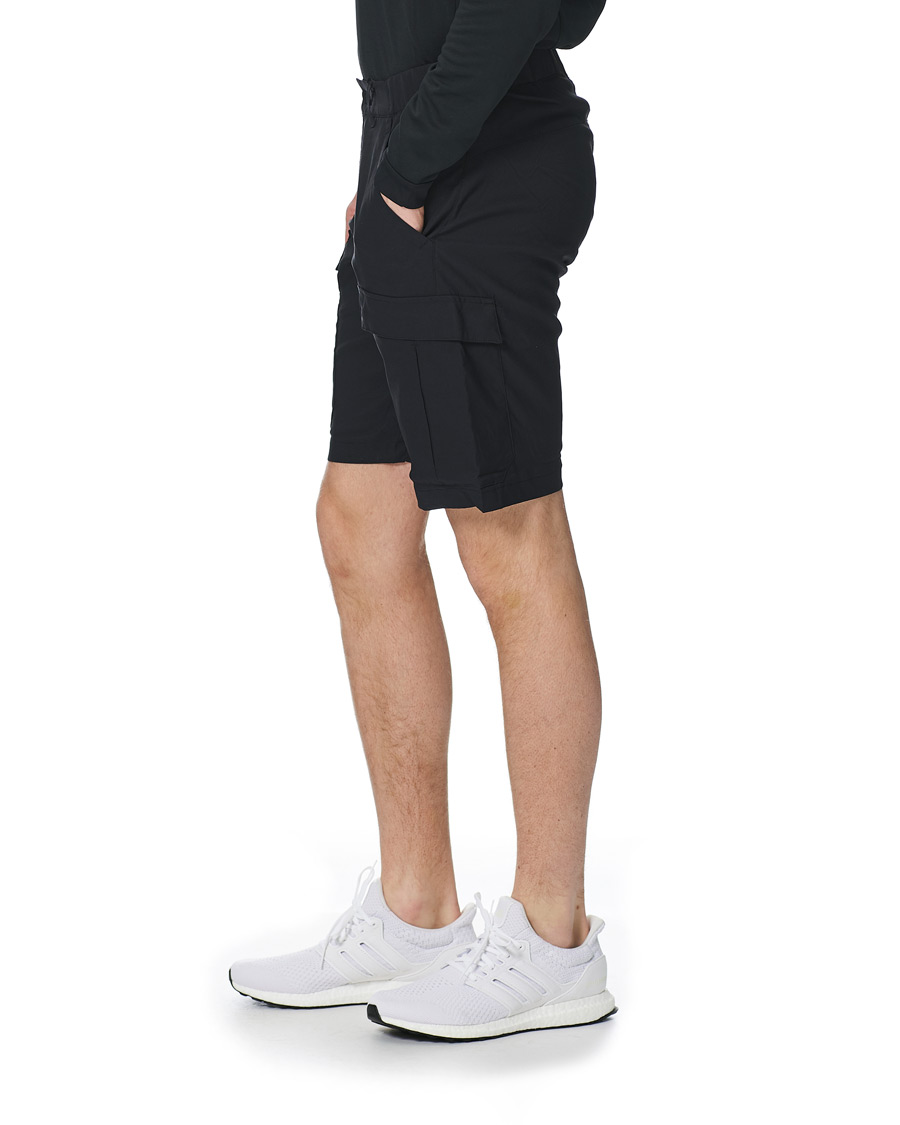 Herr | Shorts | Peak Performance | Moment Cargo Shorts Black