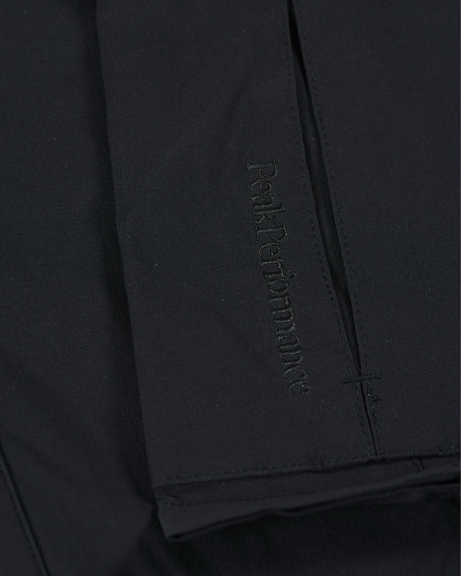 Herr | Shorts | Peak Performance | Moment Cargo Shorts Black