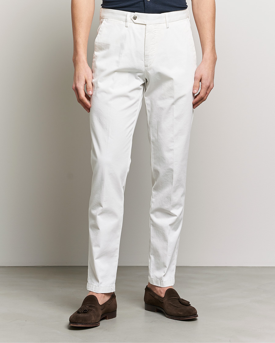 Herr | Byxor | Oscar Jacobson | Danwick Side Adjusters Chino Creme