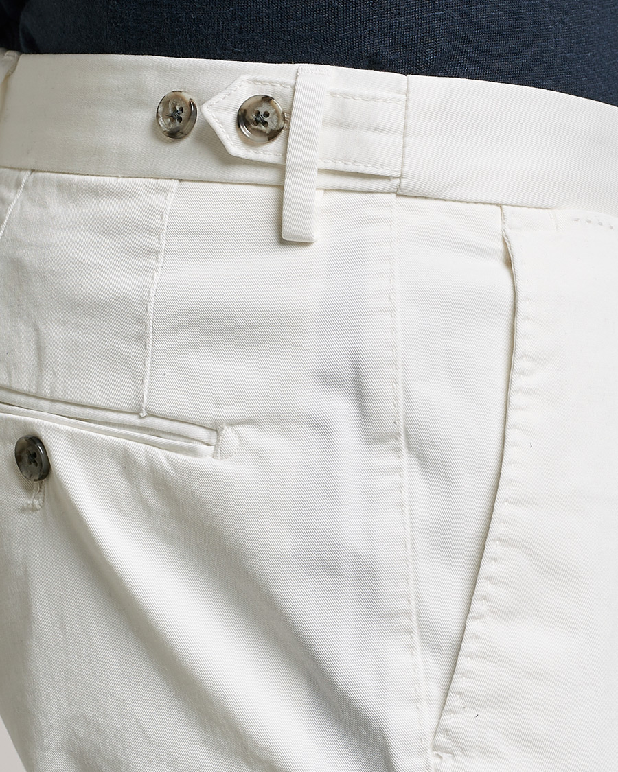 Herr | Byxor | Oscar Jacobson | Danwick Side Adjusters Chino Creme
