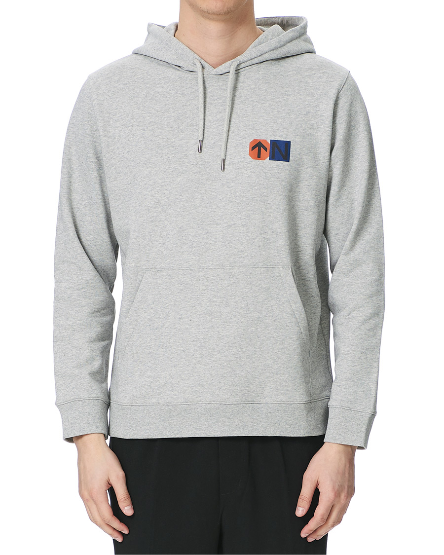 Herr | Tröjor | Norse Projects | Vagn Colab Logo Hood Light Grey Mel