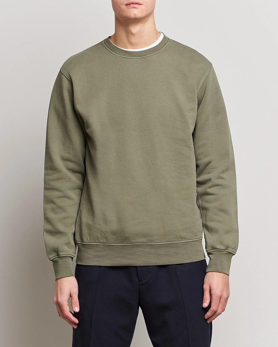 Herr | Avdelningar | Colorful Standard | Classic Organic Crew Neck Sweat Dusty Olive