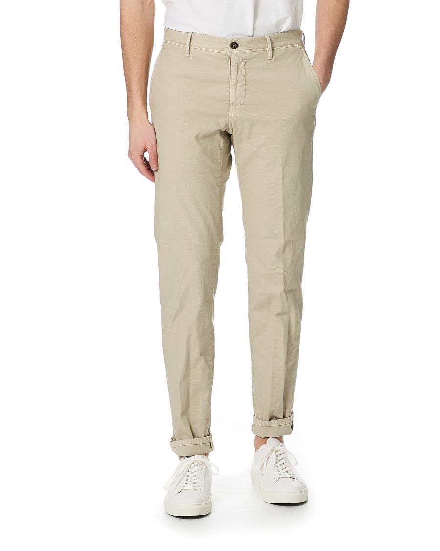 Herr | Byxor | Incotex | Easy Fit Selvedge Cotton Chinos Desert Khaki