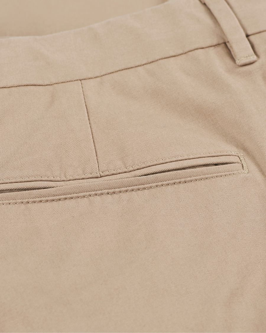 Herr | Byxor | Filippa K | William Cotton Trousers  Desert Taupe