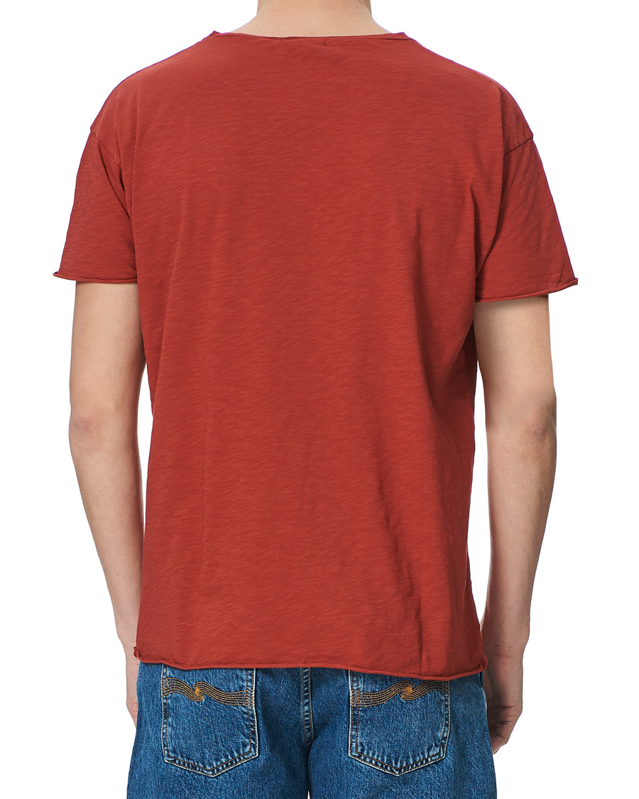 Herr | T-Shirts | Nudie Jeans | Roger Slub Crew Neck Tee Poppy Red