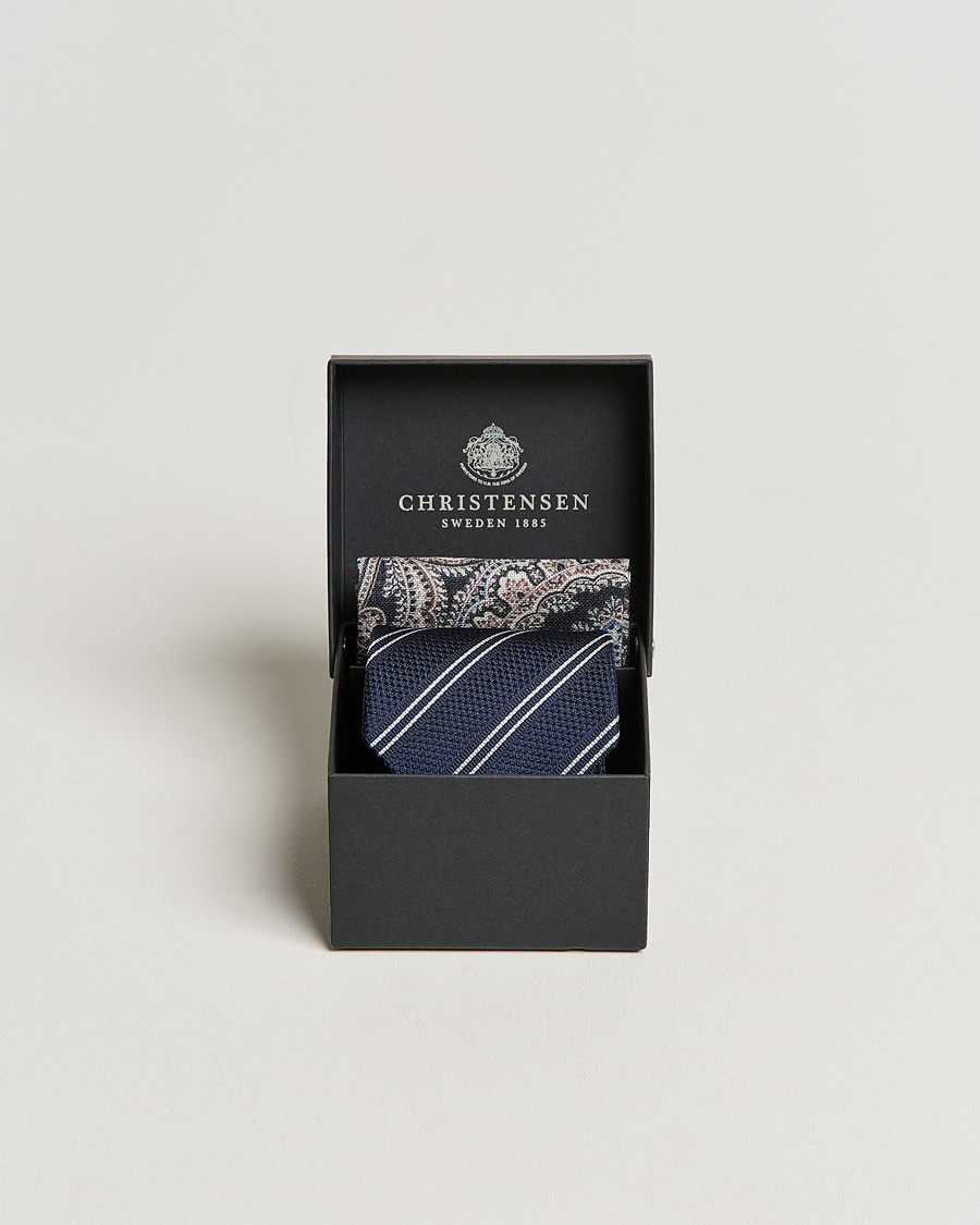 Herr |  | Amanda Christensen | Box Set Silk Striped Tie And Wool Pocket Square Navy
