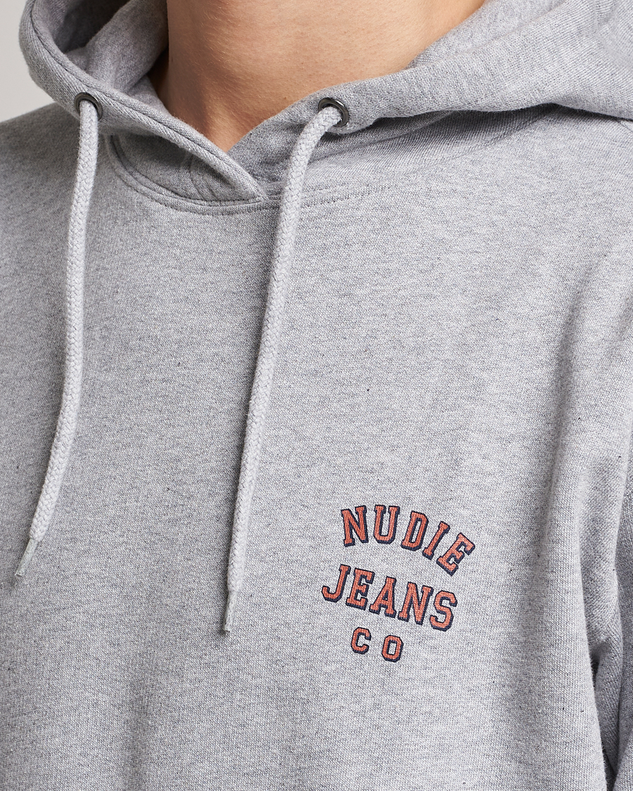 Herr | Tröjor | Nudie Jeans | Franke Logo Hoodie Grey melange