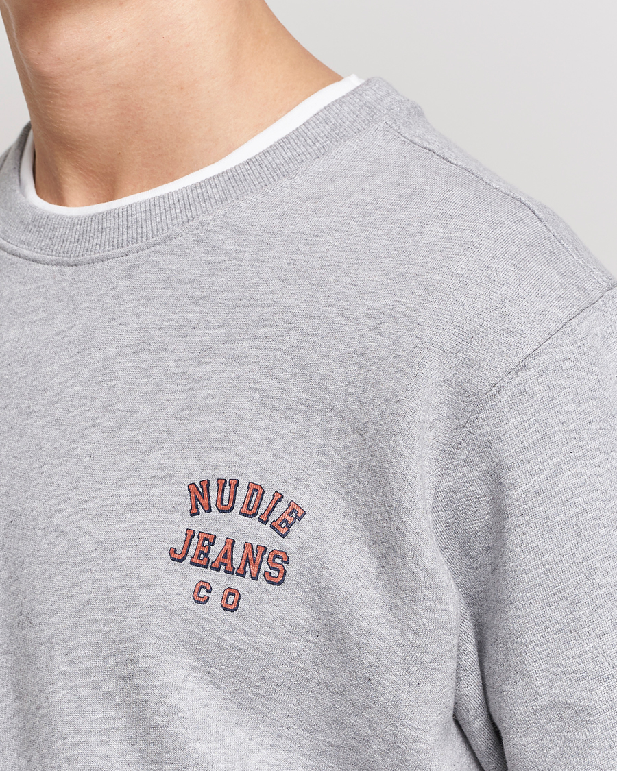 Herr | Tröjor | Nudie Jeans | Frasse Logo Sweatshirt Grey melange