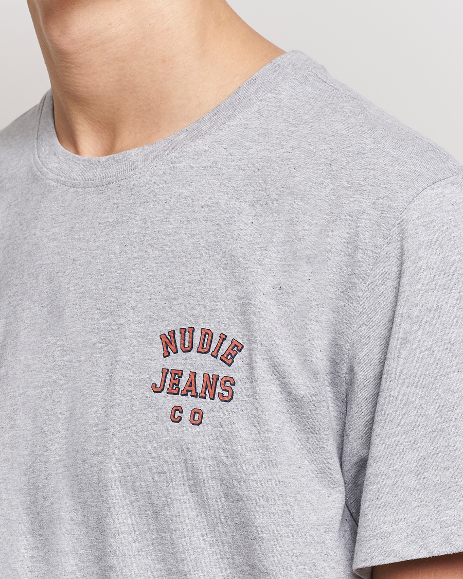 Herr | T-Shirts | Nudie Jeans | Roy Logo Crew Neck Tee Grey melange