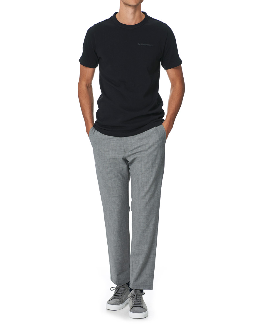 Herr | T-Shirts | Peak Performance | Moment Organic Cotton Tee Black