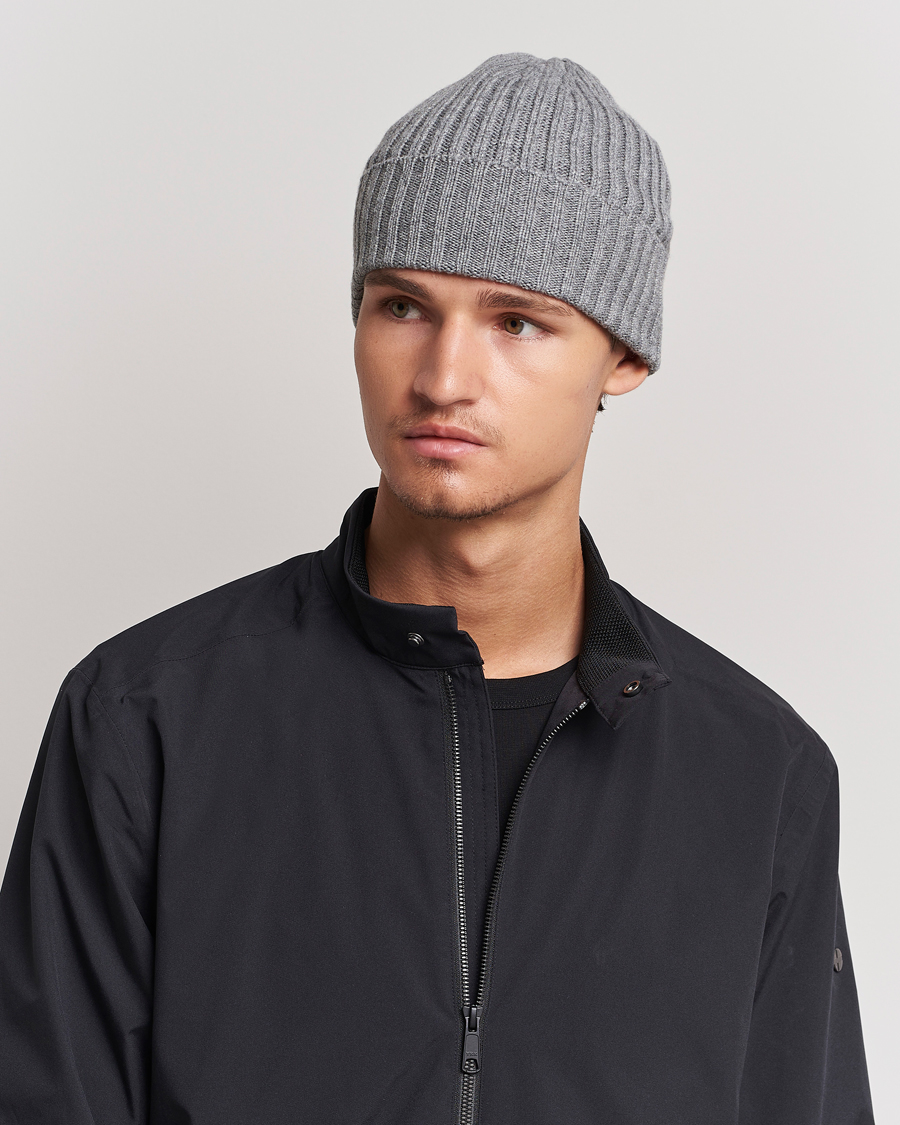 Herr | Avdelningar | Piacenza Cashmere | Ribbed Cashmere Beanie Grey Melange