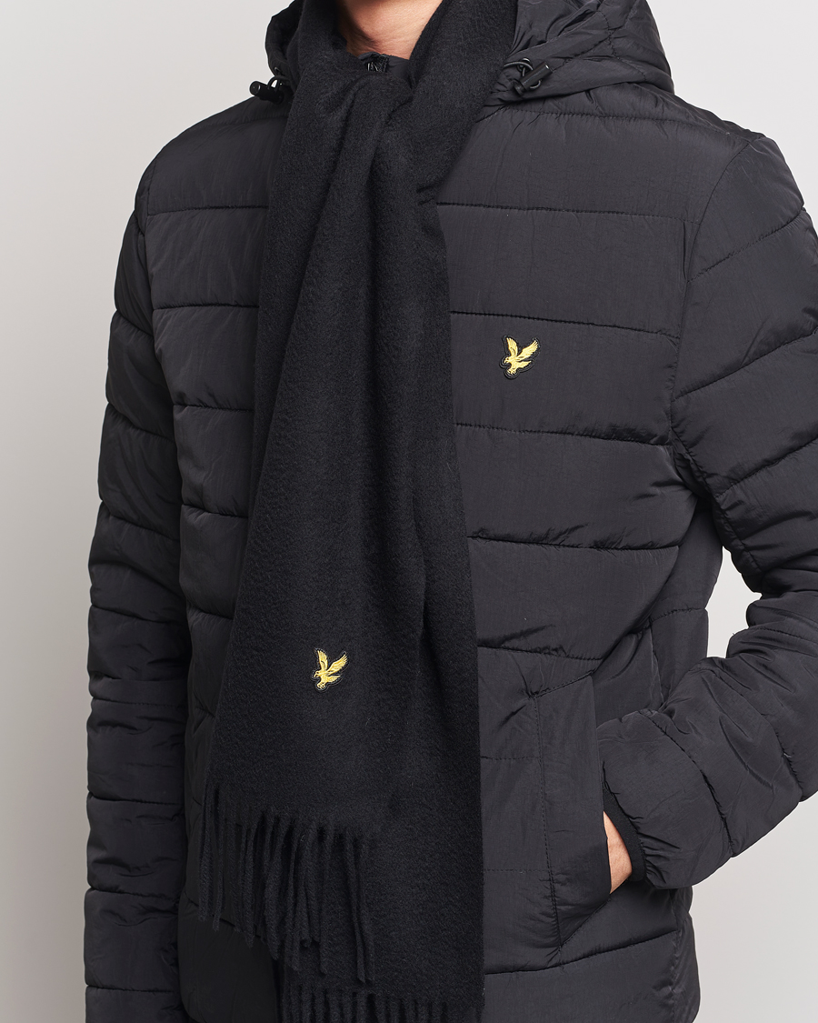 Herr | Lyle & Scott Lambswool Scarf True Black | Lyle & Scott | Lambswool Scarf True Black