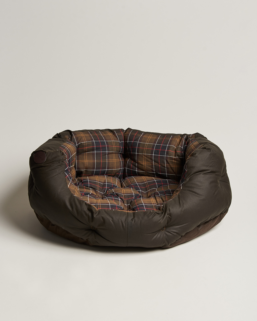 Herr | Barbour Lifestyle Wax Cotton Dog Bed 30' Olive | Barbour Lifestyle | Wax Cotton Dog Bed 30' Olive