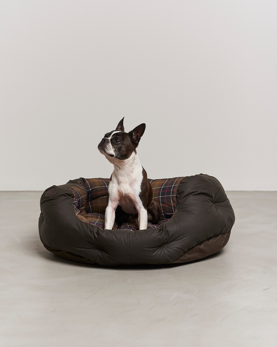 Herr | Barbour Lifestyle Wax Cotton Dog Bed 30' Olive | Barbour Lifestyle | Wax Cotton Dog Bed 30' Olive