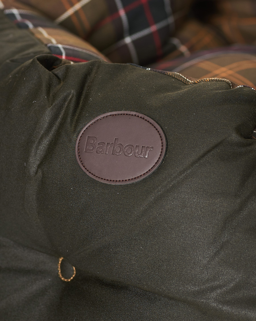 Herr | Barbour Lifestyle Wax Cotton Dog Bed 30' Olive | Barbour Lifestyle | Wax Cotton Dog Bed 30' Olive