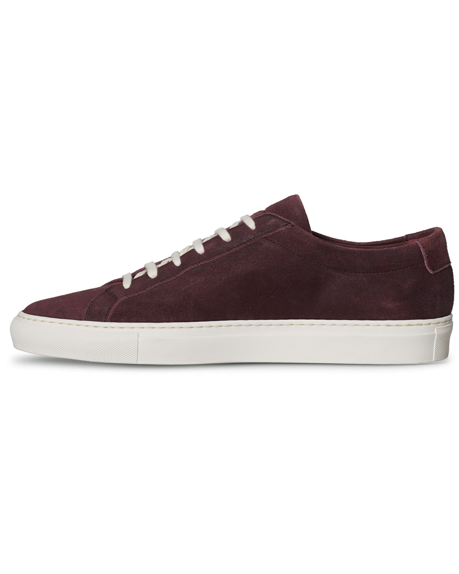 Herr | Common Projects Original Achilles Sneaker Bordeaux Waxed Suede | Common Projects | Original Achilles Sneaker Bordeaux Waxed Suede