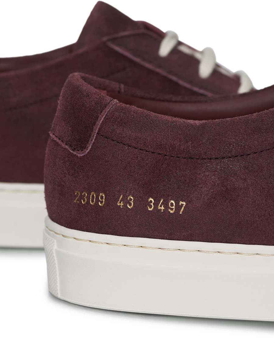 Herr | Common Projects Original Achilles Sneaker Bordeaux Waxed Suede | Common Projects | Original Achilles Sneaker Bordeaux Waxed Suede