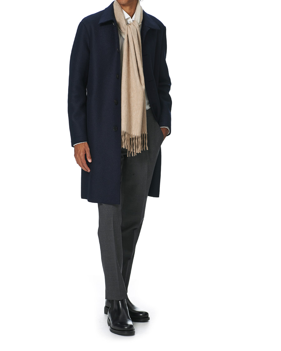 Herr | Begg & Co Arran Reversible Cashmere Scarf Stone/White | Begg & Co | Arran Reversible Cashmere Scarf Stone/White