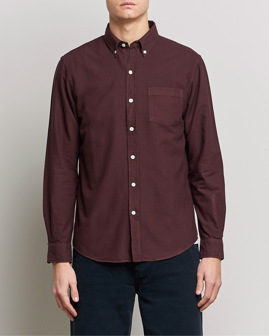 Herr | Oxfordskjortor | Colorful Standard | Classic Organic Oxford Button Down Shirt Oxblood Red