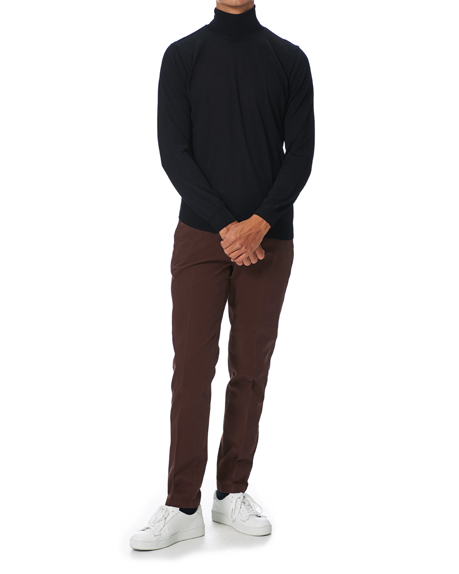 Herr | Byxor | Oscar Jacobson | Danwick Side Adjusters Chino Burgundy