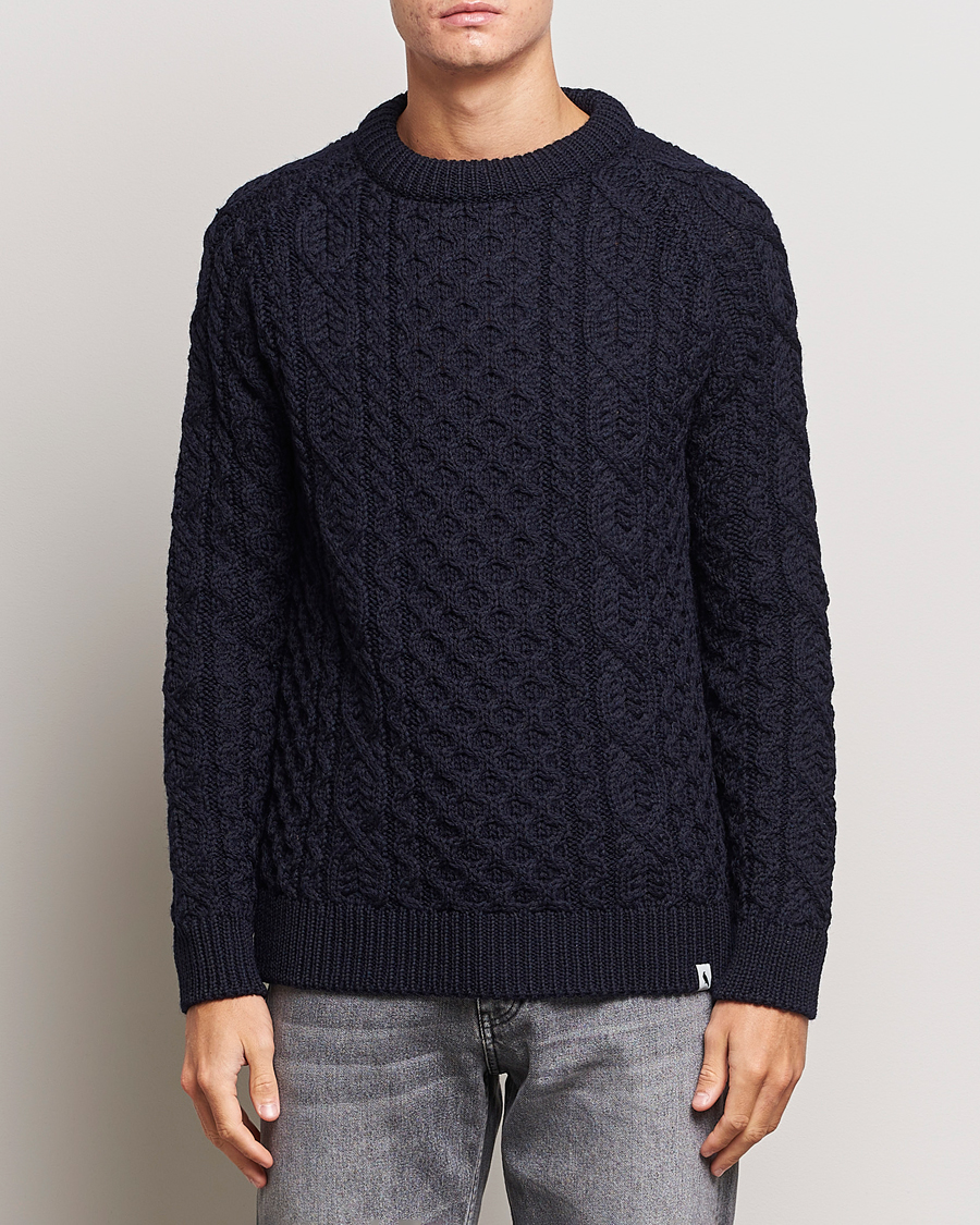 Herr | Stickade tröjor | Peregrine | Hudson Wool Aran Knitted Jumper Navy