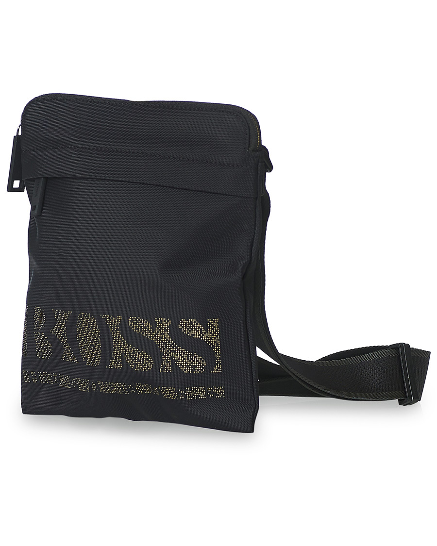 Herr | BOSS Athleisure Magnified Shoulder Bum Bag Black | BOSS GREEN | BOSS Athleisure Magnified Shoulder Bum Bag Black