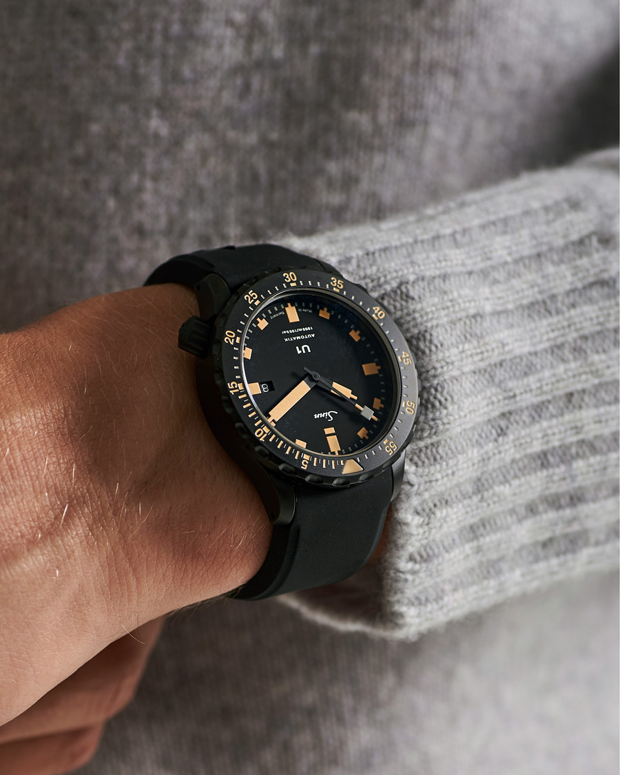 Herr | Fine watches | Sinn | U1 Black Hard Coating Diving Watch 44mm Black/Ivory