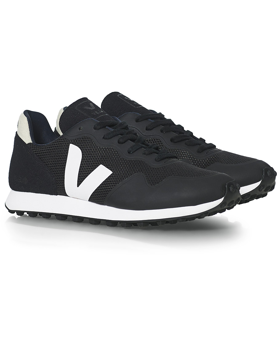 Herr | Veja SDU Vegan Running Sneaker Black/White | Veja | SDU Vegan Running Sneaker Black/White