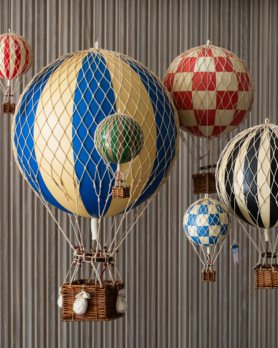 Herr | Julklappstips | Authentic Models | Floating The Skies Balloon Check Blue