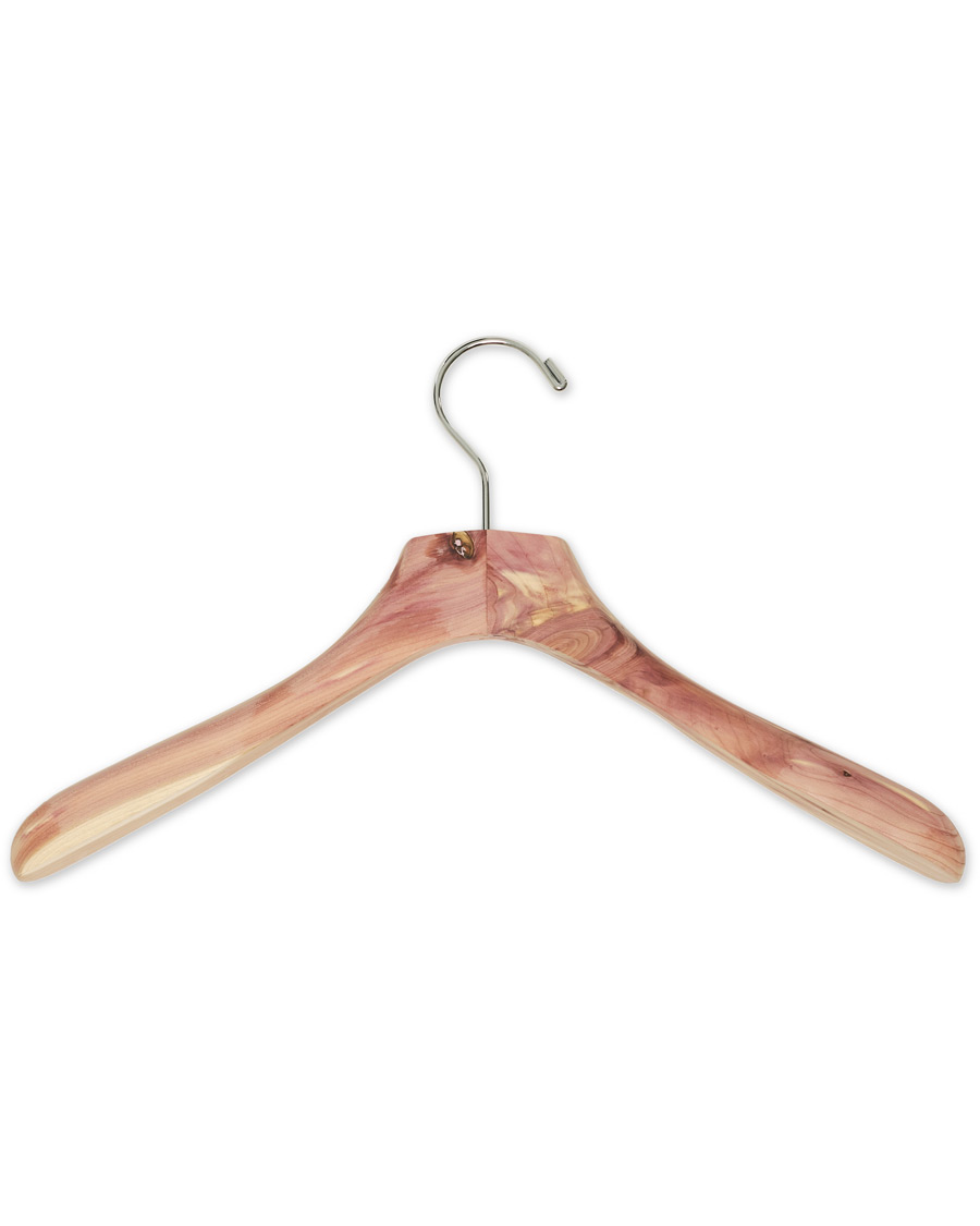 Herr | Care with Carl Cedar Wood Jacket Hanger | Care with Carl | Cedar Wood Jacket Hanger