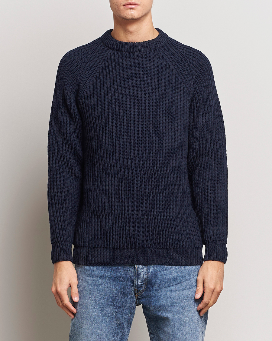 Herr | Stickade tröjor | Gloverall | Fisherman Rib Chunky Wool Crew Navy