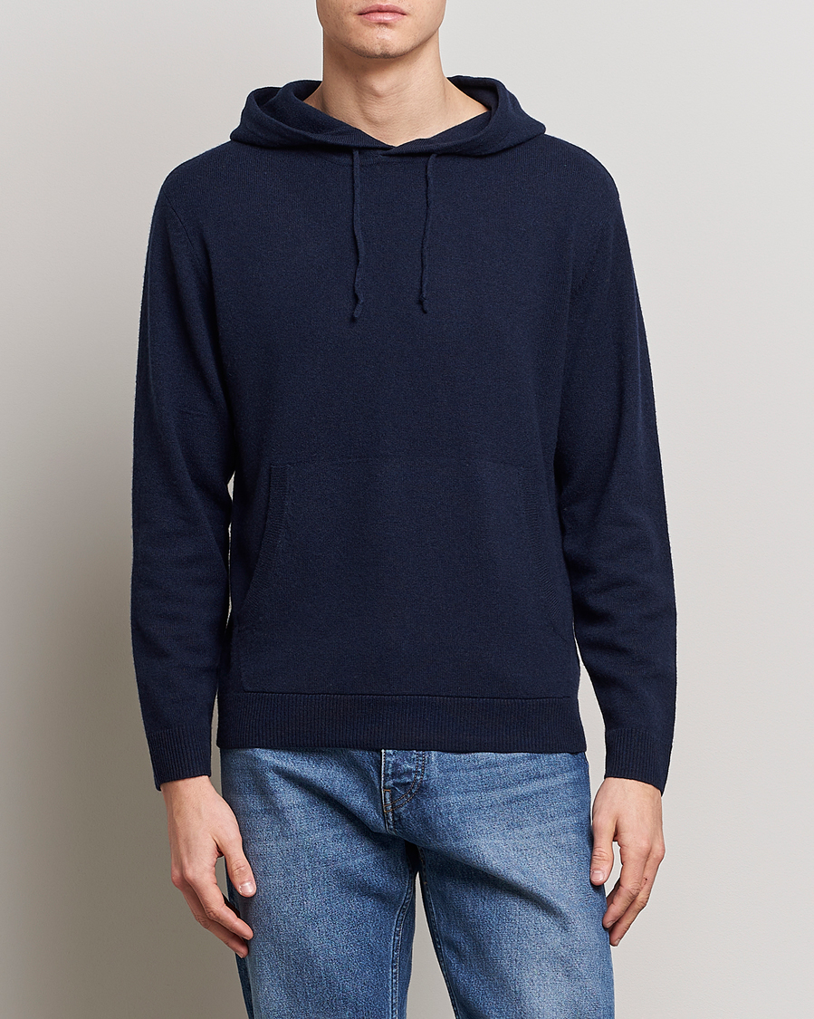 Herr | Till Konnässören | People's Republic of Cashmere | Cashmere Hoodie Navy