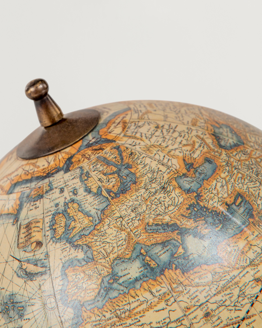Herr | Dekoration | Authentic Models | Student Globe
