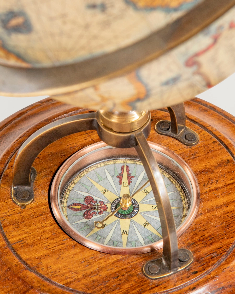 Herre | Til hjemmet | Authentic Models | Terrestrial Globe With Compass 