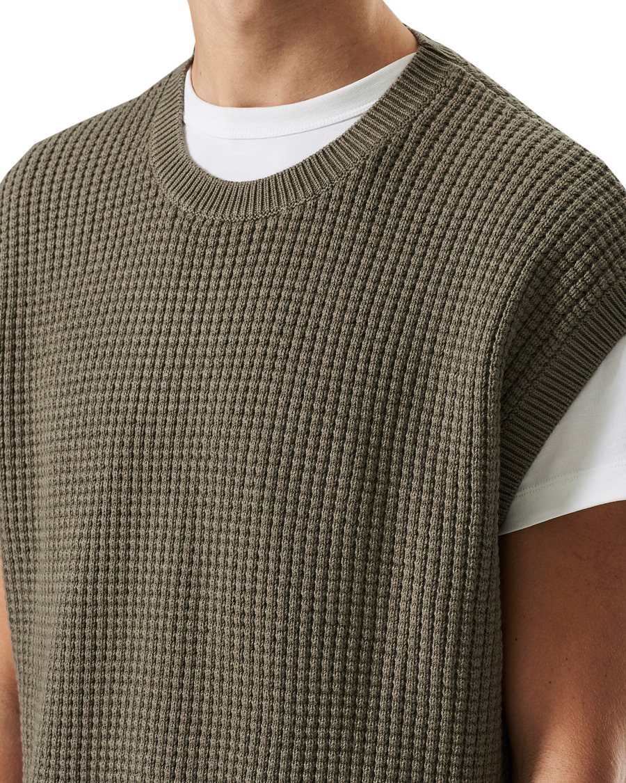 Herr | Tröjor | Tiger of Sweden | Clemente Knitted Vest Light Khaki