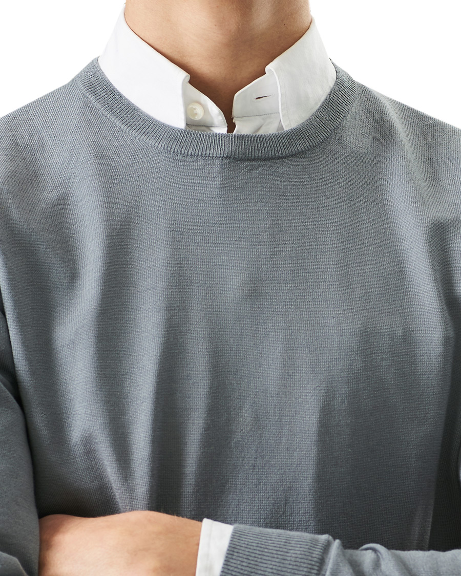 Herr | Tröjor | Tiger of Sweden | Nichols Extra Fine Merino Crew Neck Steel Grey