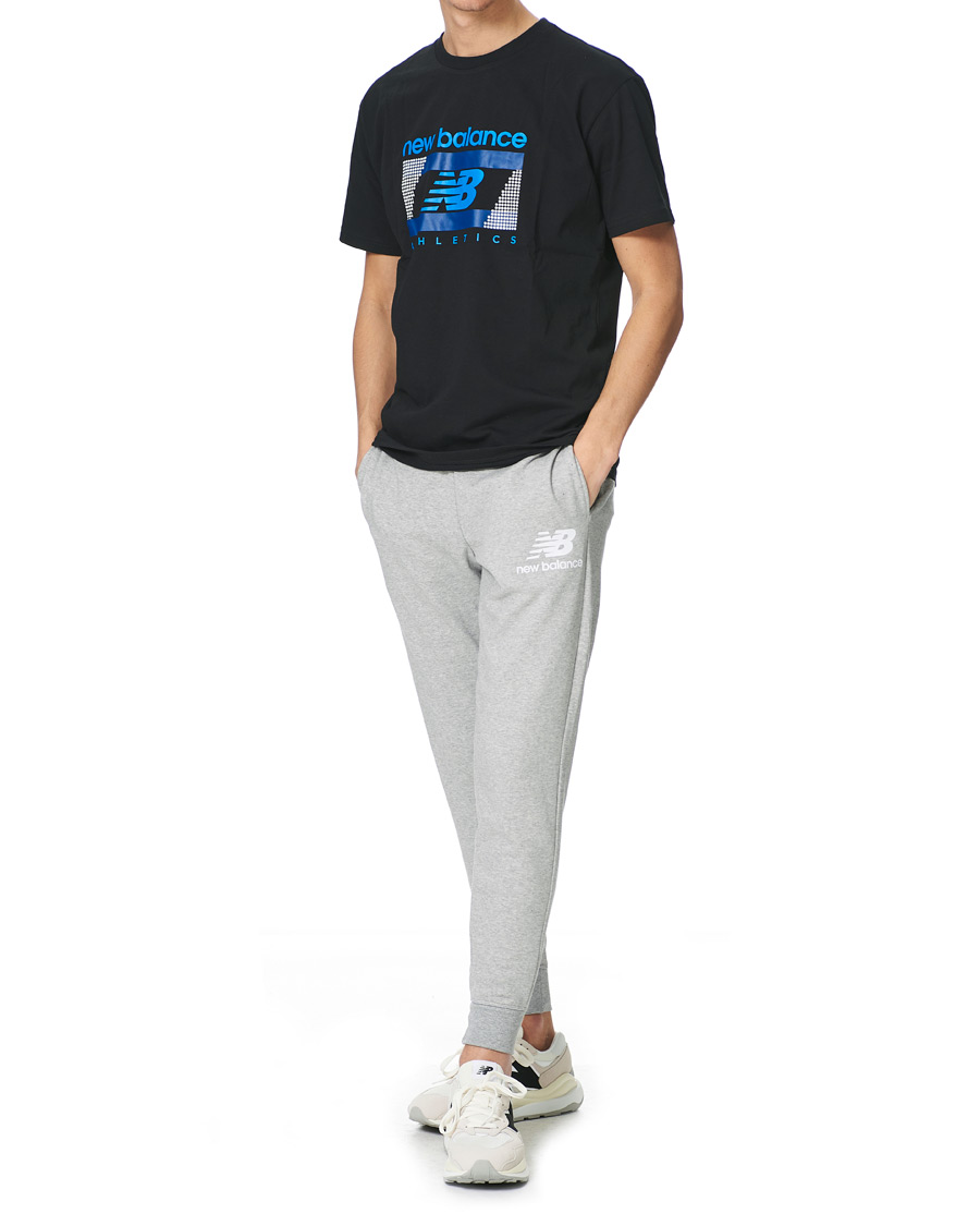Herr | Byxor | New Balance | NB Essentials Stacked Logo Sweatpant Athletic Grey