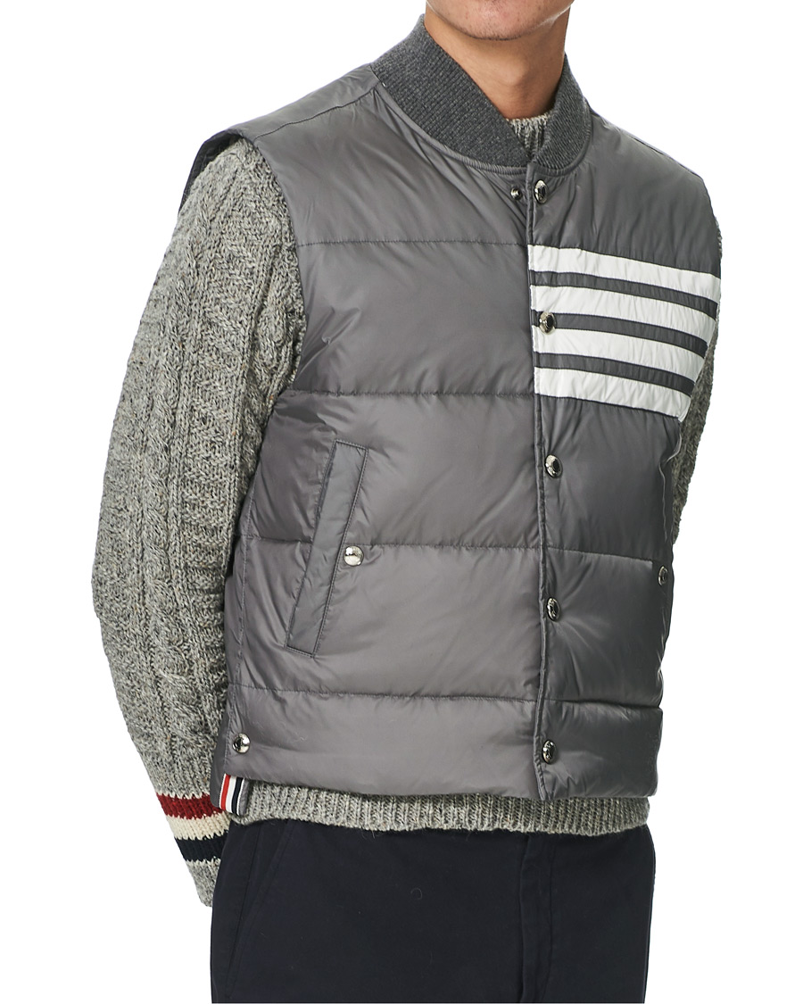 Herr | Jackor | Thom Browne | 4 Bar Snap Front Down Vest Light Grey