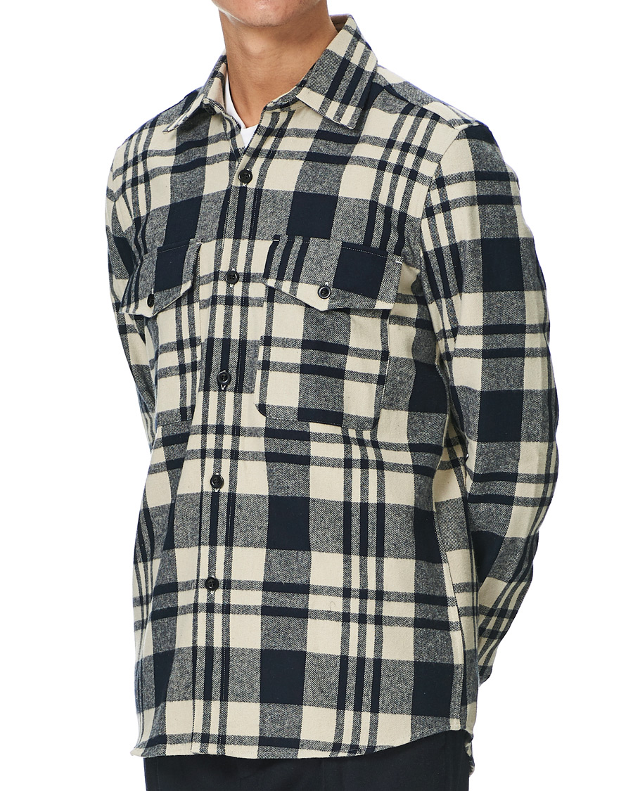 Herr | Skjortor | A Day's March | Cardiff Checked Flannel Shirt Off White/Navy