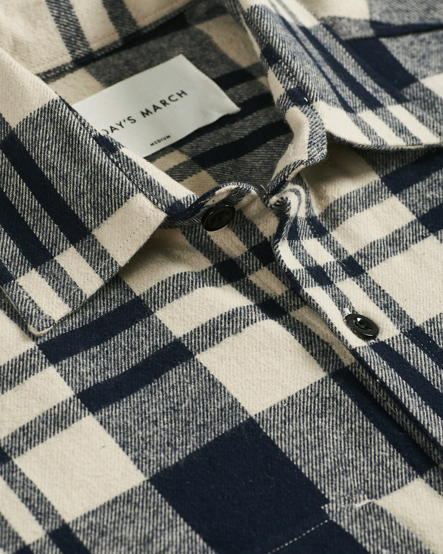 Herr | Skjortor | A Day's March | Cardiff Checked Flannel Shirt Off White/Navy