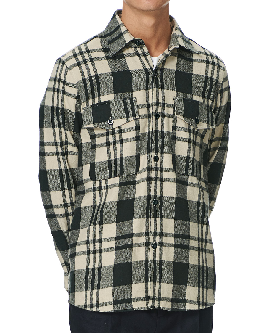 Herr | Skjortor | A Day's March | Cardiff Checked Flannel Shirt Off White/Seaweed