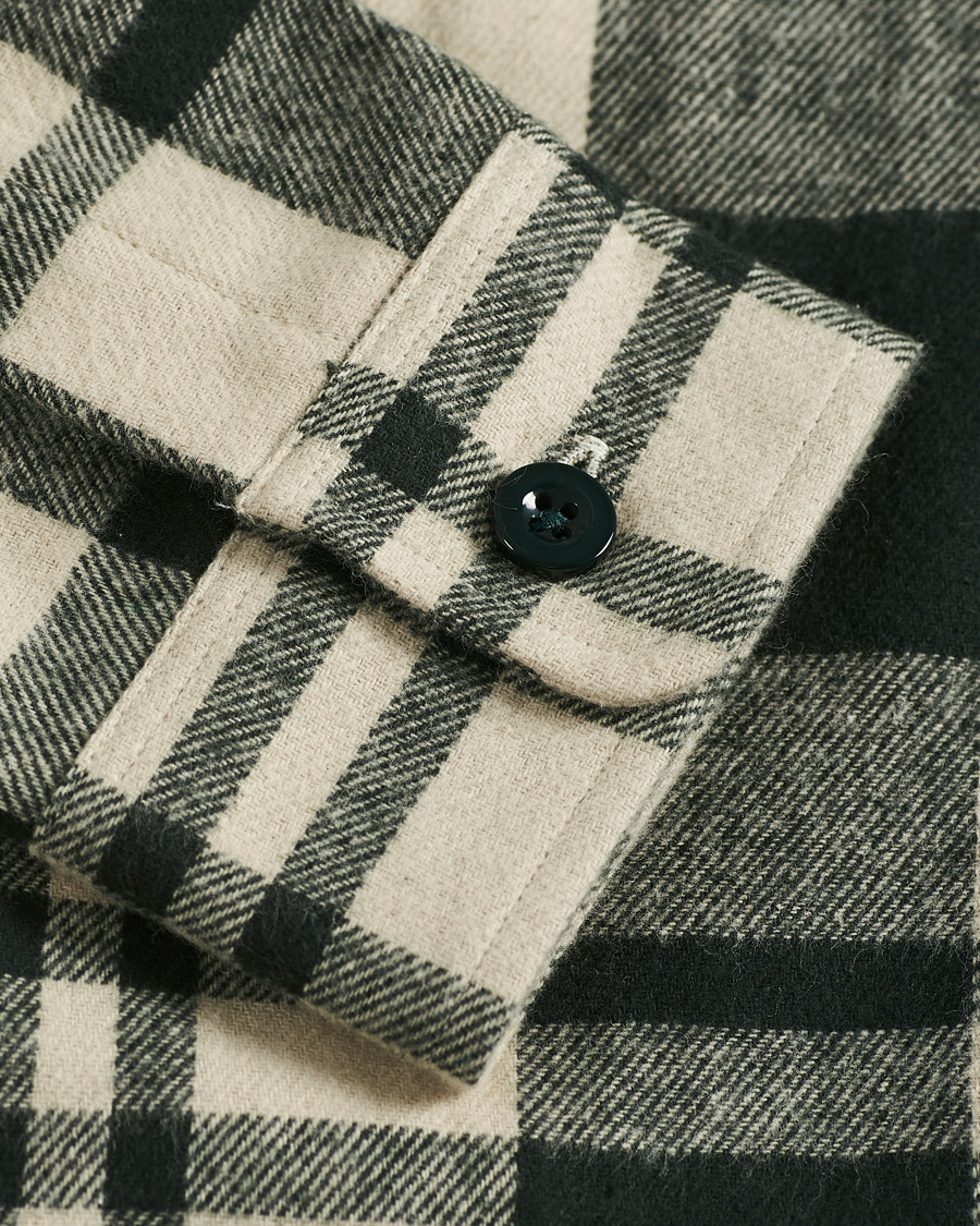 Herr | Skjortor | A Day's March | Cardiff Checked Flannel Shirt Off White/Seaweed
