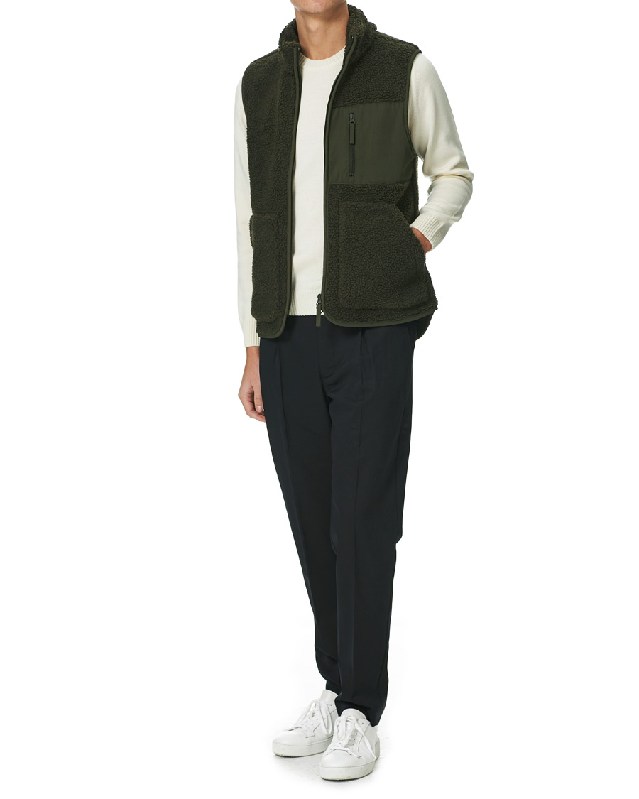 Herr | Tröjor | A Day's March | Arvån Recycled Fleece Vest Olive